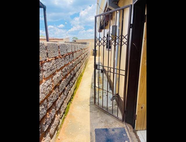 3 BEDROOM HOUSE FOR SALE IN RONDEBULT